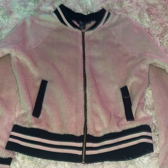 light pink and black fluffy jacket - Picture 1 of 2